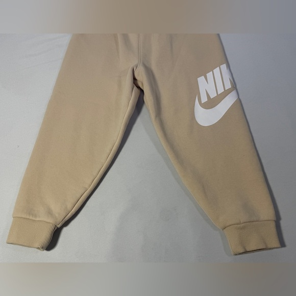 Nike Toddler Sweatsuit Set Hoodie Top Joggers Pants Beige Tan XS 4 Unisex Fleece - Picture 13 of 15